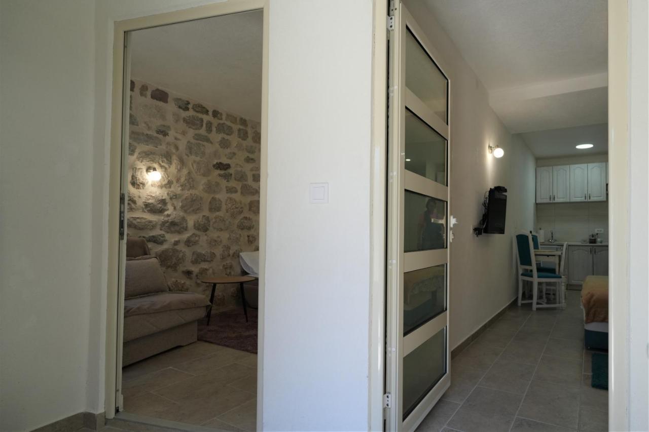 Apartments Visit פראסט מראה חיצוני תמונה