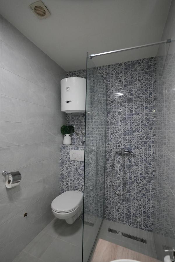 Apartments Visit פראסט מראה חיצוני תמונה