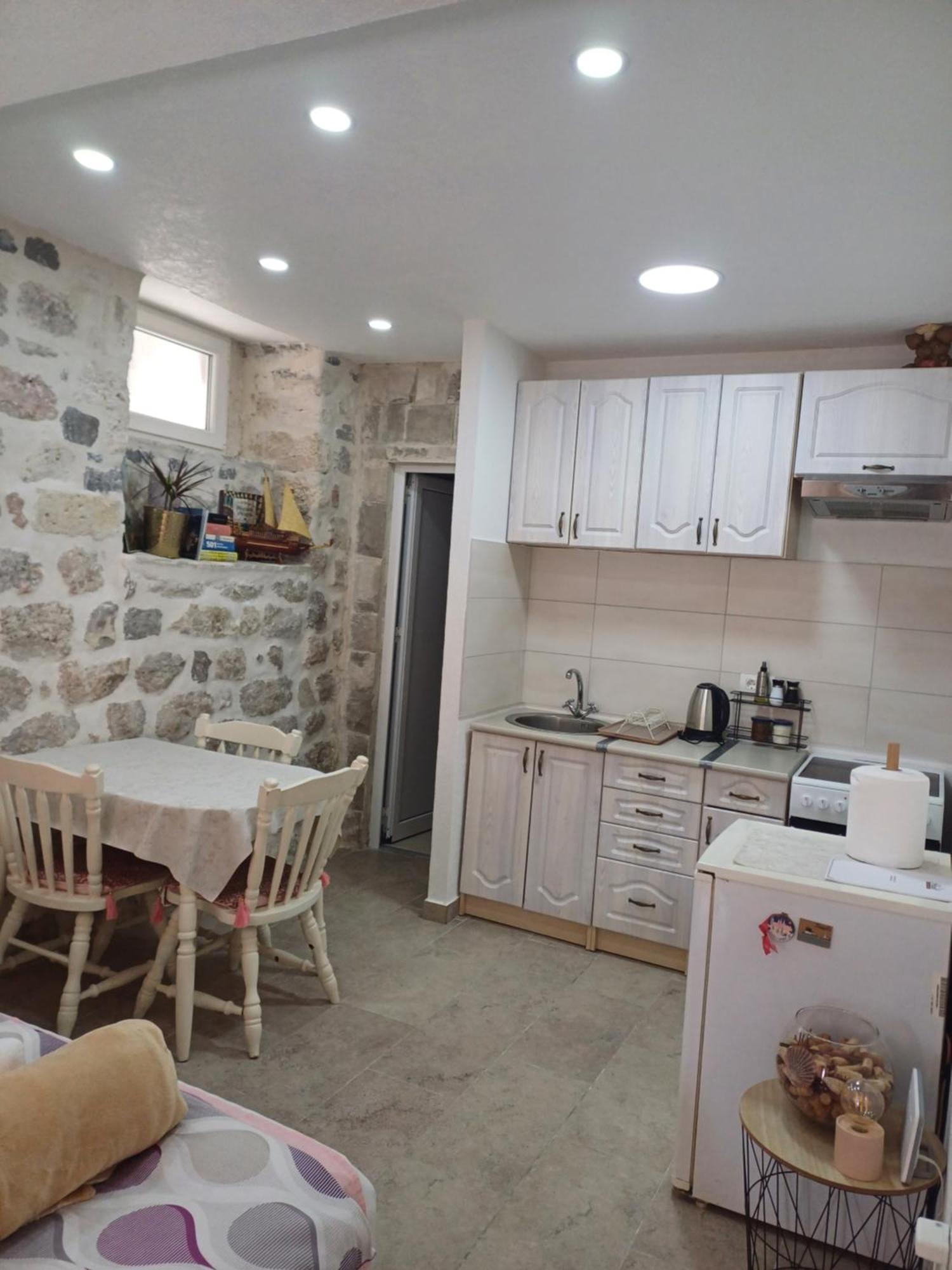 Apartments Visit פראסט מראה חיצוני תמונה